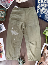 Load image into Gallery viewer, Block print NWT Barrel Pants Size 27
